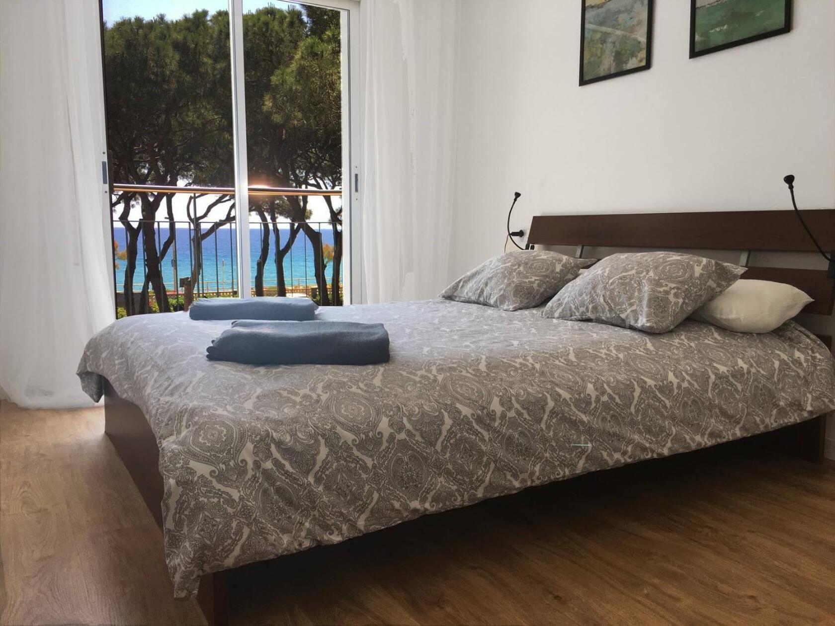 Golden Sunrise With Sea Views Apartment