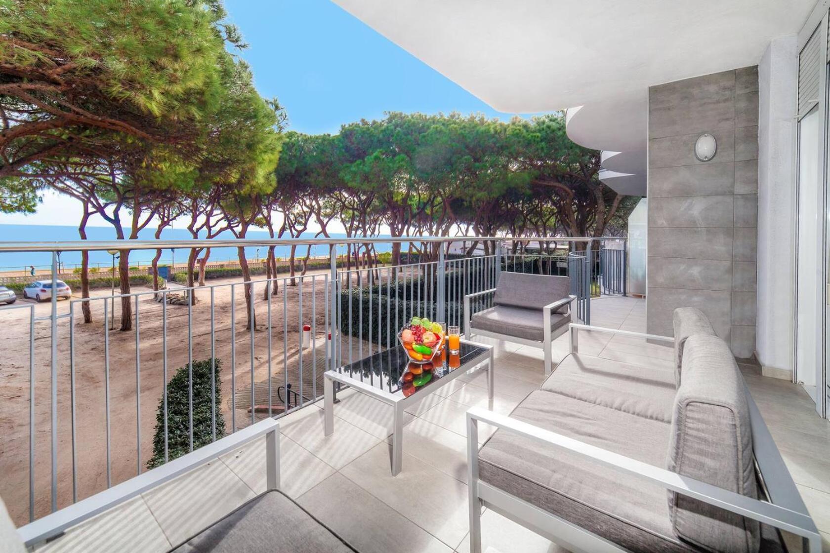 Apartment Golden Sunrise With Sea Views *